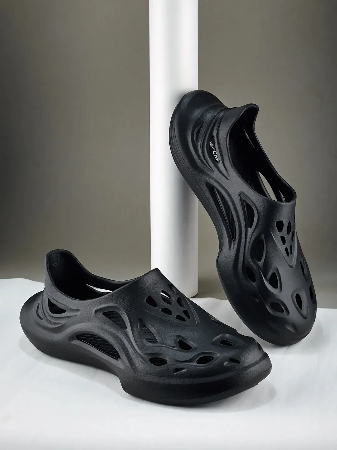 GC-4024 Black Men's Clogs
