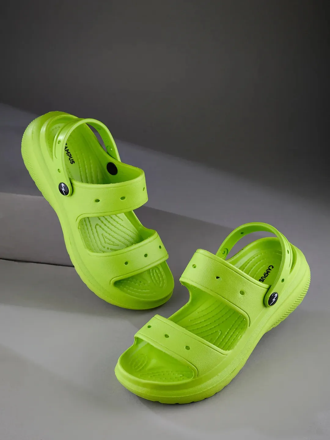 GCW-7002 Green Women's Clogs