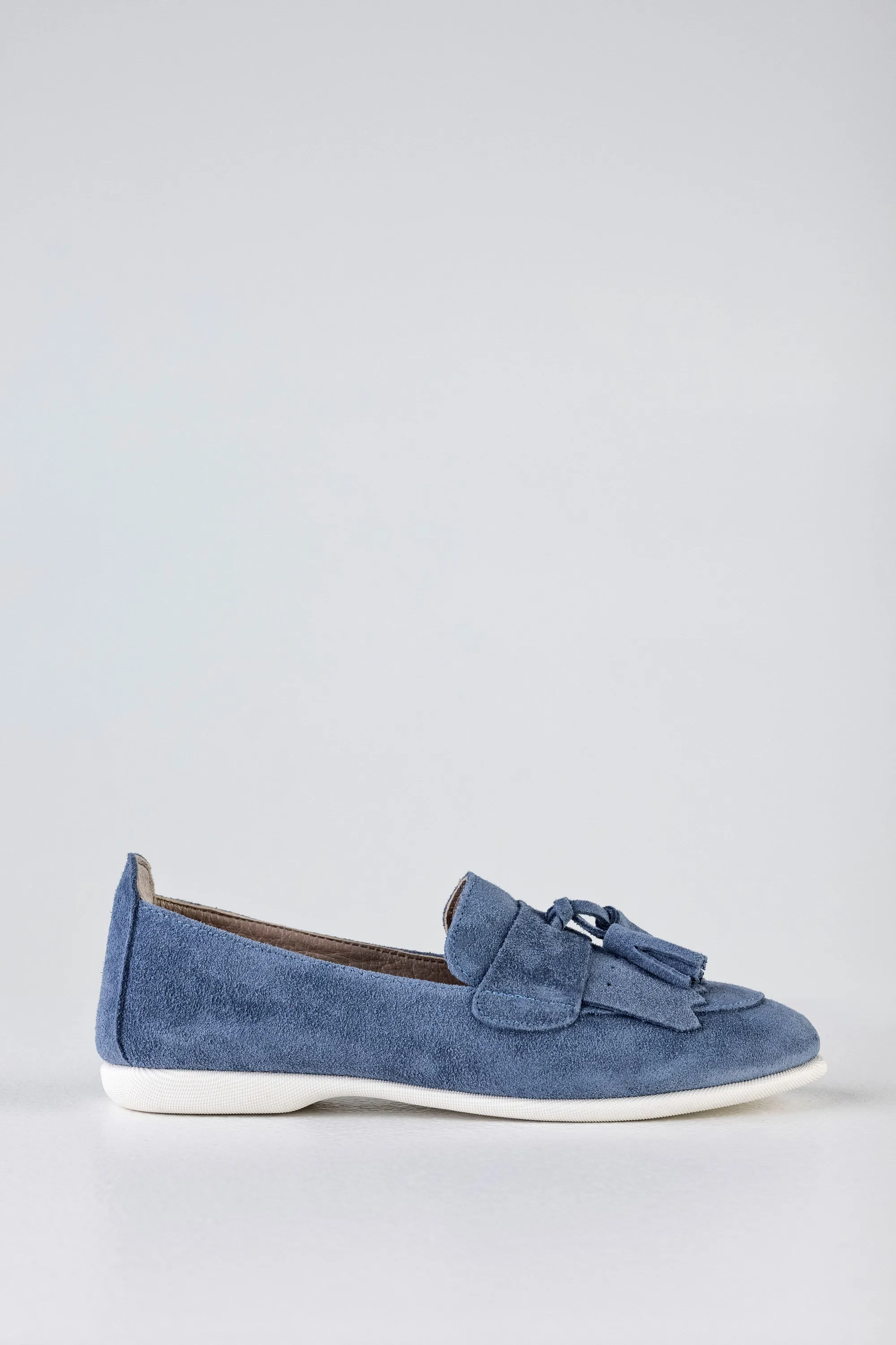 Leather suede loafers with tassels