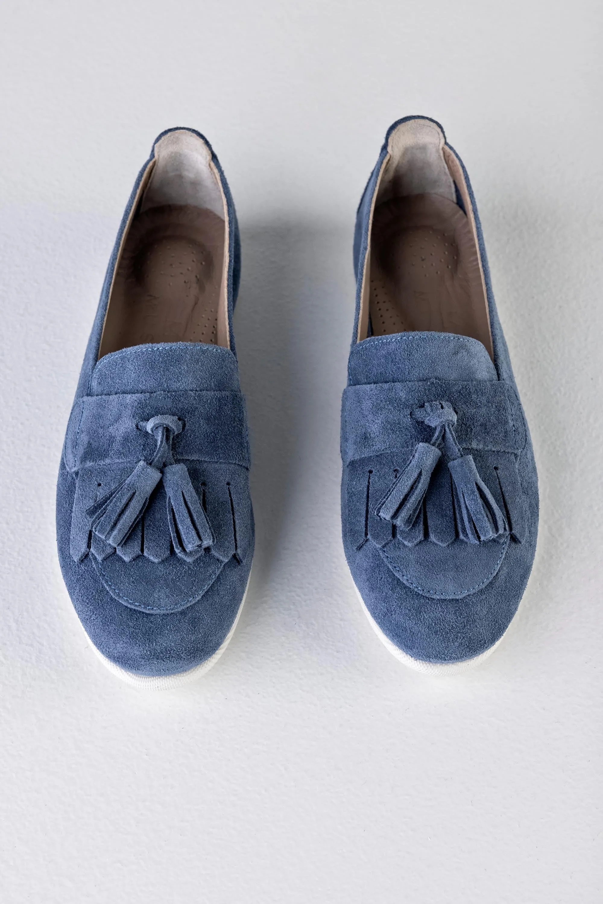 Leather suede loafers with tassels