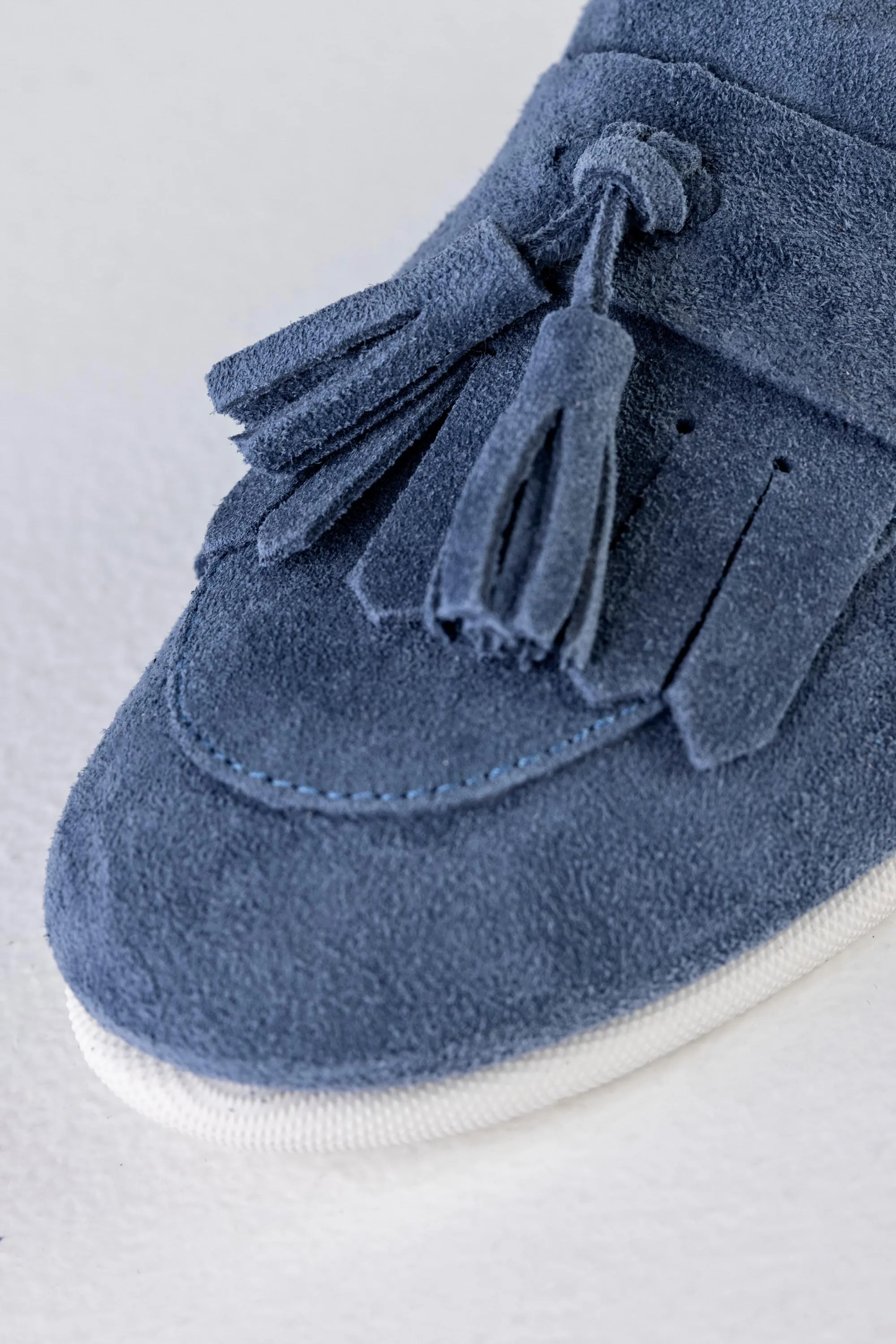 Leather suede loafers with tassels