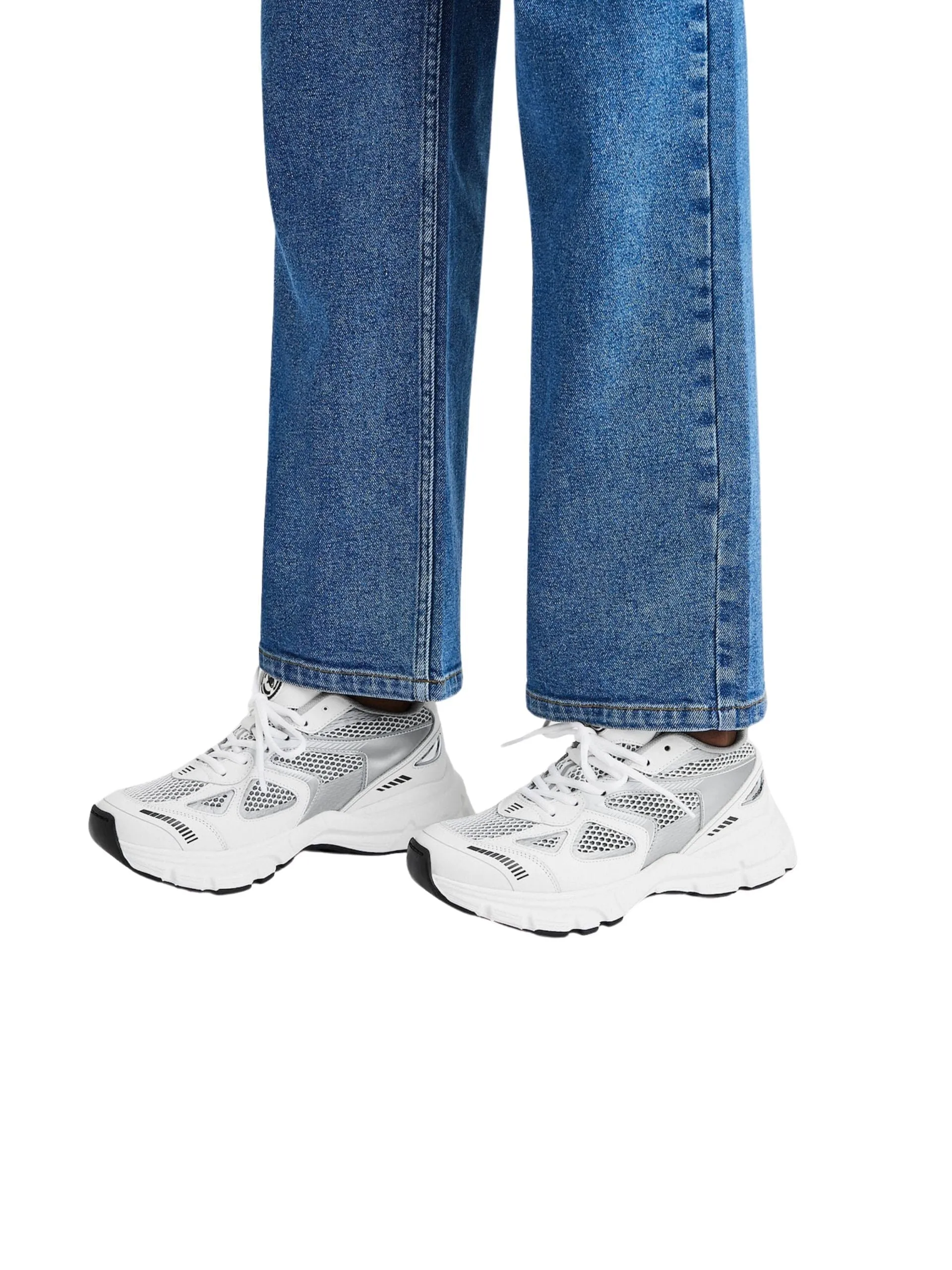Marathon Runner / White & Silver