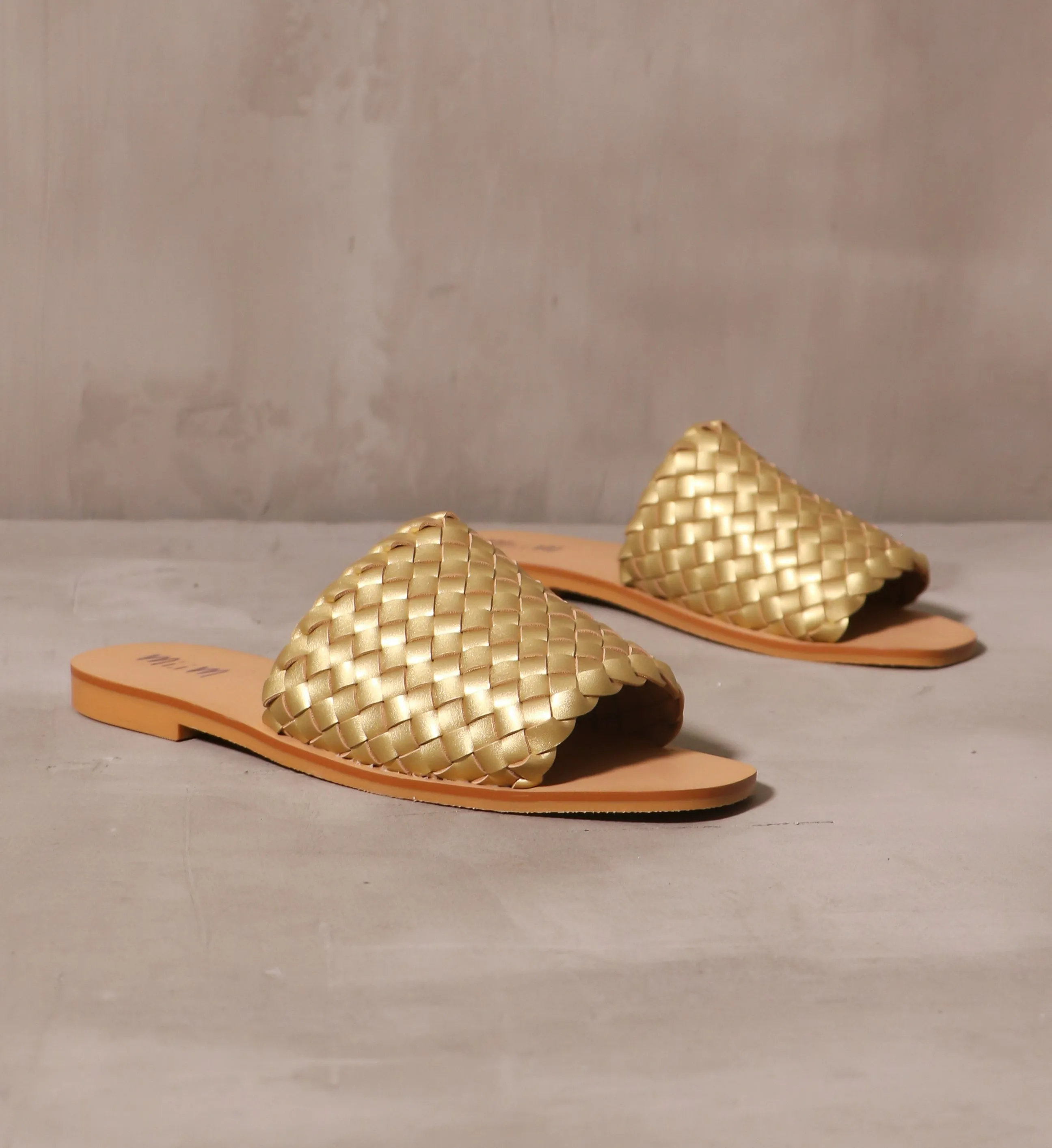 THE WOVEN ONE SLIDE
