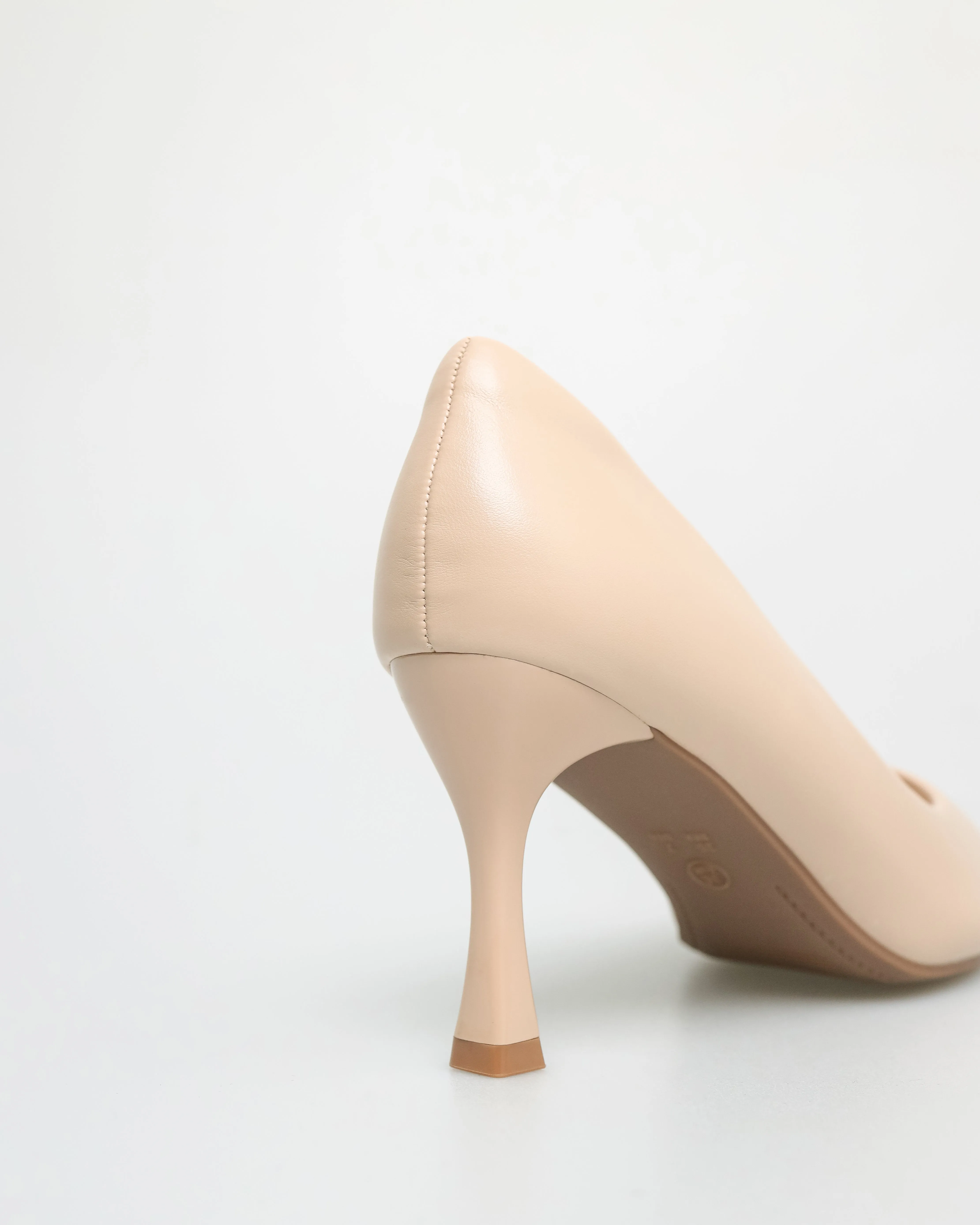 Tomaz NN306 Ladies Pointed Spool Heels