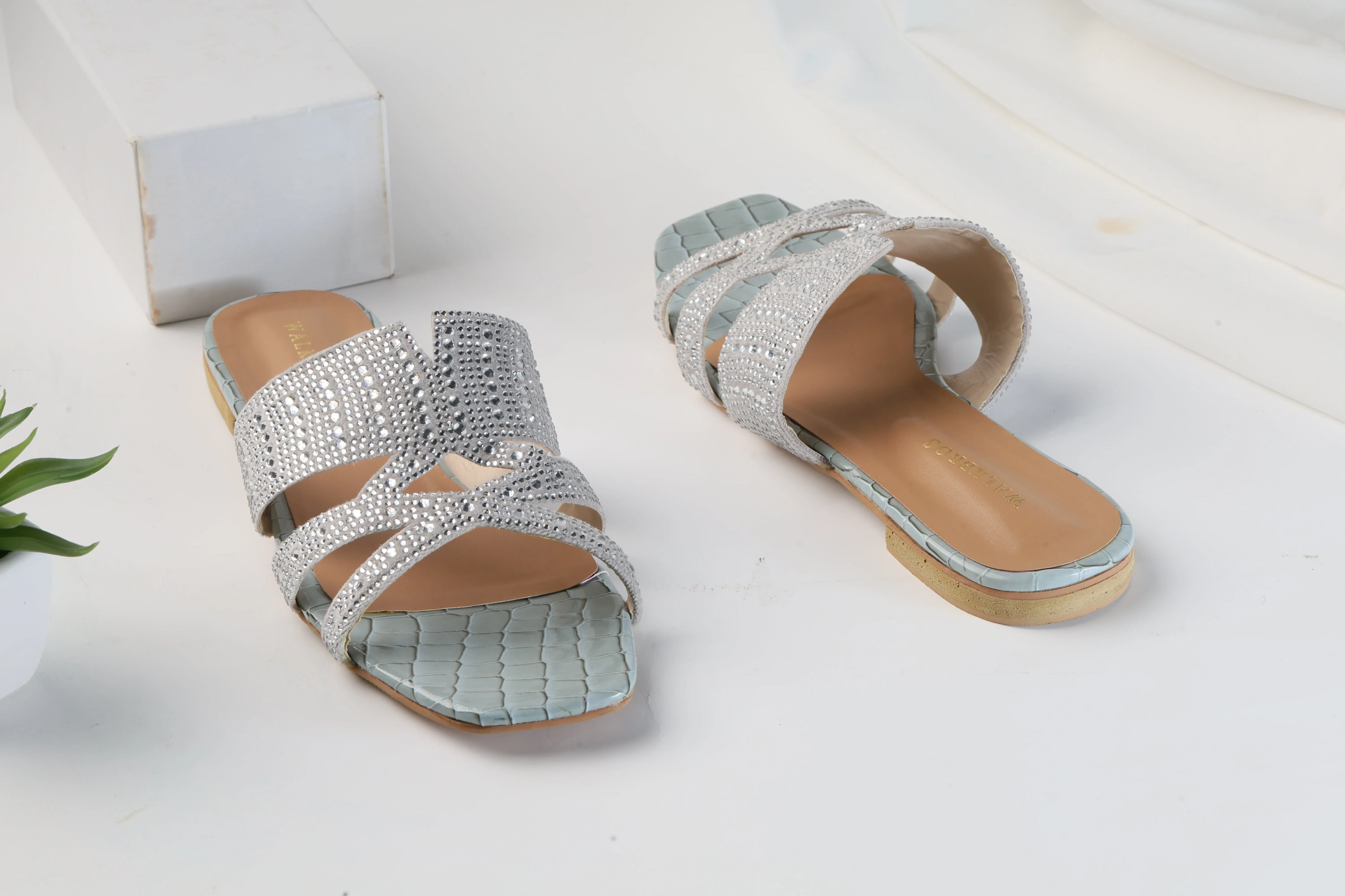 WALKBROS BEAUX FANCY SLIPPERS - SILVER LOUIS